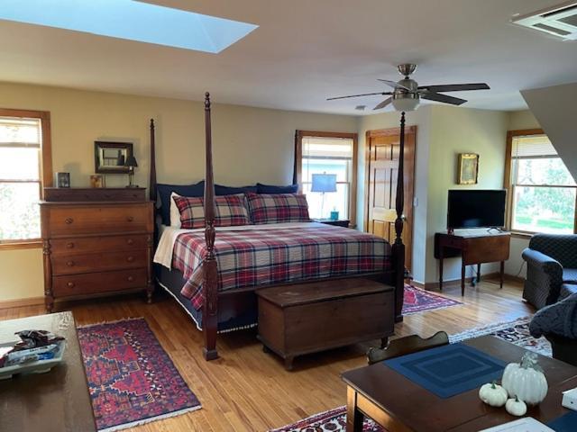 Carriage House Hideaway In Center Of Chestertown Exteriör bild